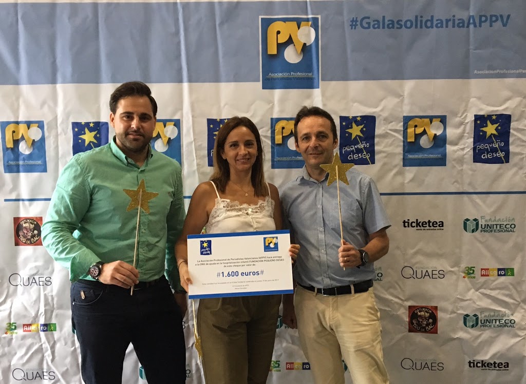 La Asociación Profesional de Periodistas Valencianos dona 1.600 euros obtenidos en la gala solidaria a Fundación Pequeño Deseo