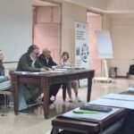 La Asociación Profesional de Periodistas Valencianos (APPV) ha realizado un balance positivo de su participación en la Federación de Asociaciones de Periodistas de España (FAPE), organización de la que forma parte desde 2018. Durante estos años, la asociación valenciana ha mantenido una presencia constante en las asambleas generales celebradas en distintas ciudades como Albacete, Santander, Lanzarote, Talavera de la Reina, Cádiz y, recientemente, Santiago de Compostela.